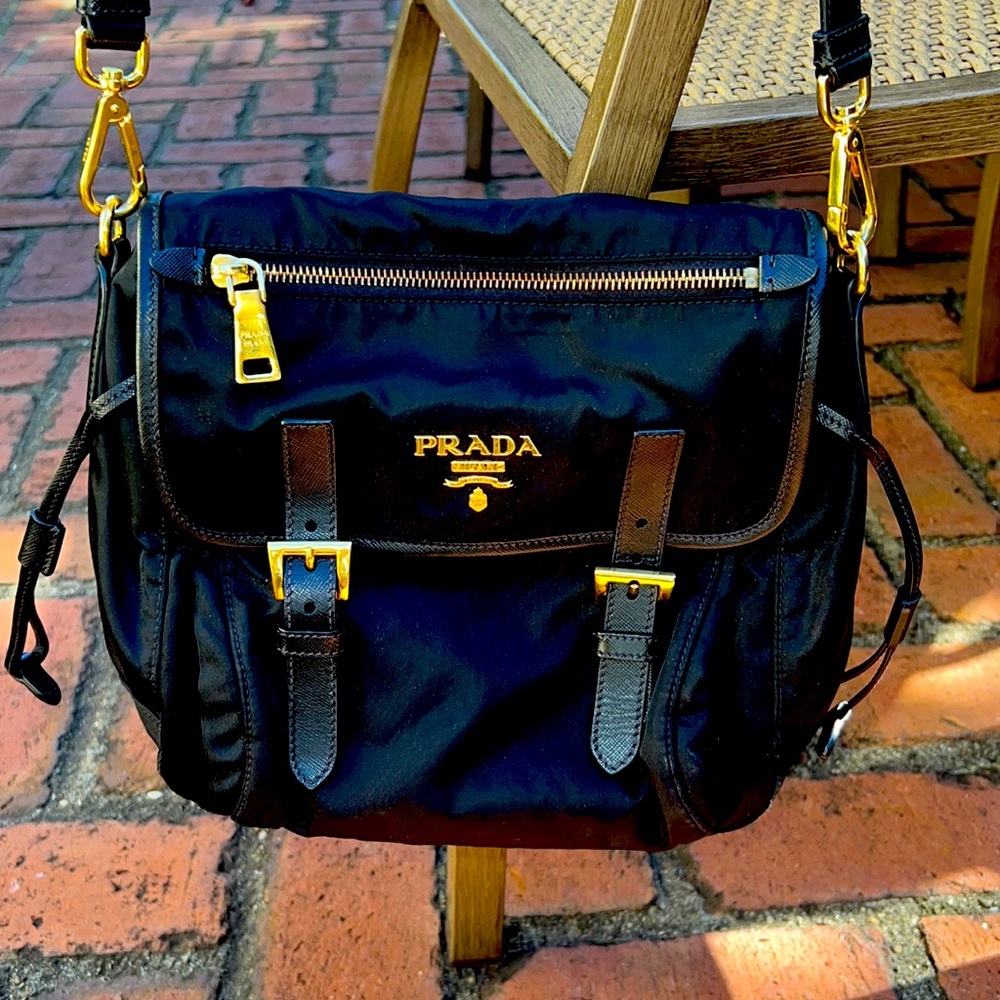 PRADA with gold hardware, lots of zippered pockets & pristine condition ❤️❤️❤️